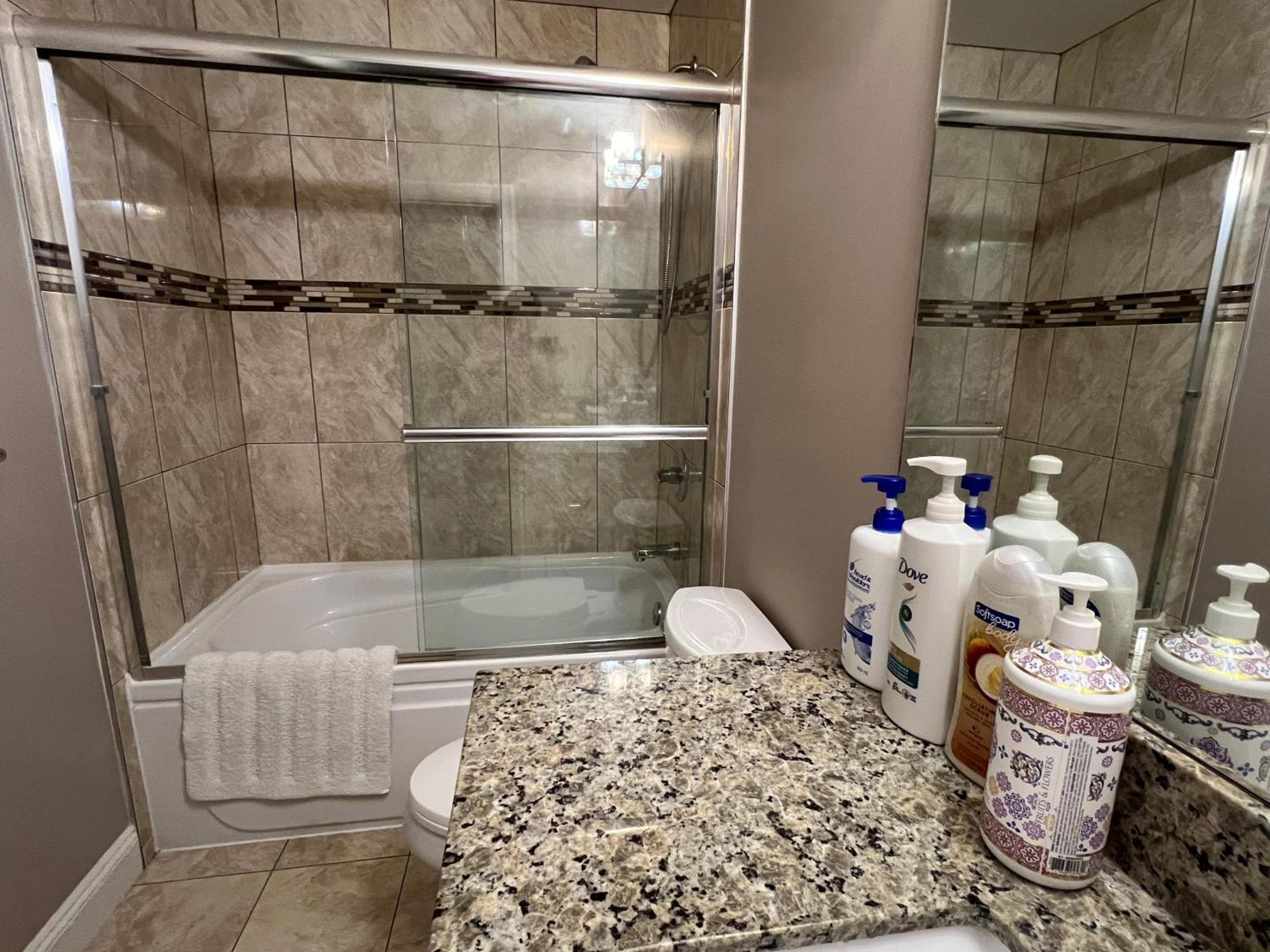 Mae Sweet Home Surrey Ngoại thất bức ảnh